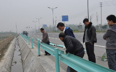 貴州常用藍(lán)色護(hù)欄板