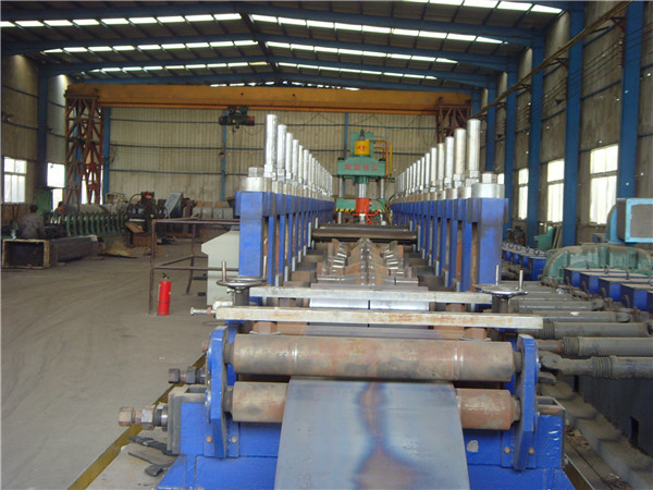 波形護欄生產(chǎn)專用設(shè)備