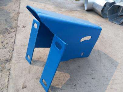 噴塑護(hù)欄板防阻塊